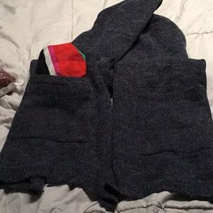 Sweater shawl with pockets